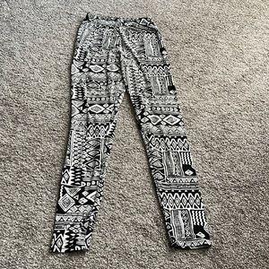 Foznia Leggings, Gently Used